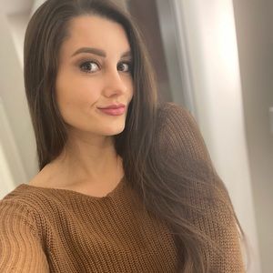 Meet your Posher, Adelle